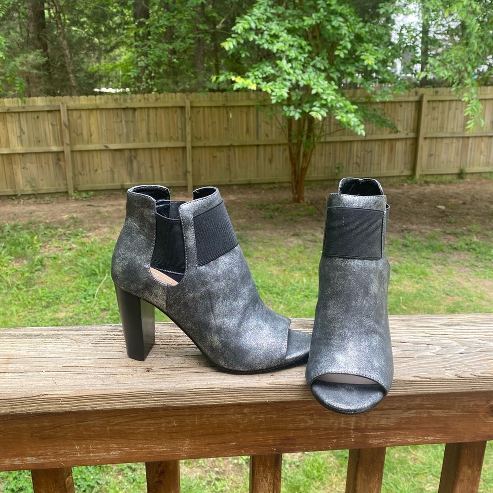 Brand New NWT Kaari Blue Jade Open Toe Bootie 7.5M